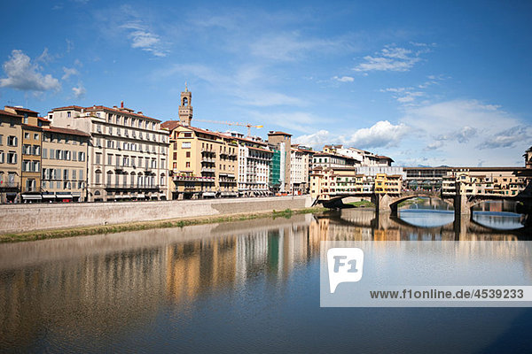 Ponte Vecchio und Fluss Arno  Florenz  Italien