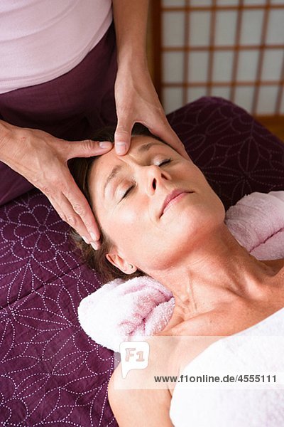 Head massage in spa