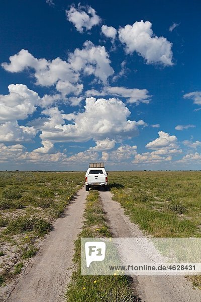 Afrika  Botswana  Landfahrzeug durch das Zentral Kalahari Wildreservat
