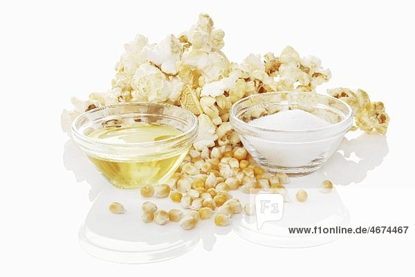 Popcorn  Maiskörner und Zutaten