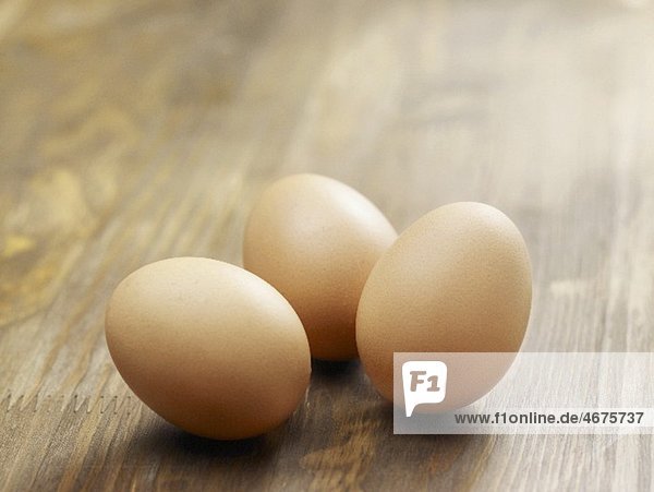 Drei braune Eier