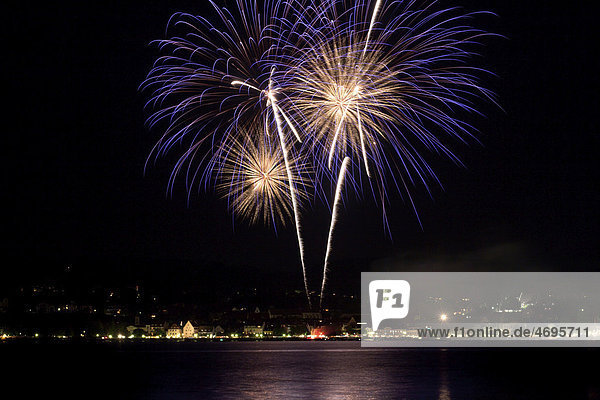 Feuerwerk beim Promenadenfest in ‹berlingen am Bodensee  Bodenseekreis  Baden-Württemberg  Deutschland  Europa