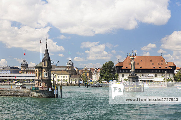 Hafeneinfahrt von Konstanz mit der Statue Imperia von Peter Lenk  Bodensee  Baden-Württemberg  Deutschland  Europa