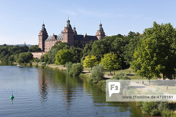 Schloss Johannisburg Main Aschaffenburg Bayerischer Untermain Unterfranken Franken Bayern Deutschland Europa