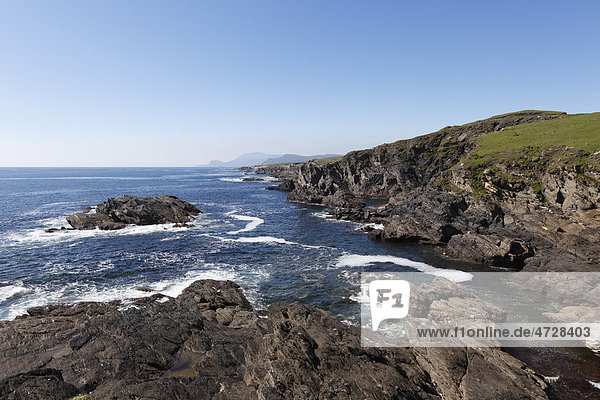 Felsküste im Süden von Achill Island  County Mayo  Connacht  Republik Irland  Europa