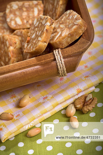 Hard sherbet with nuts