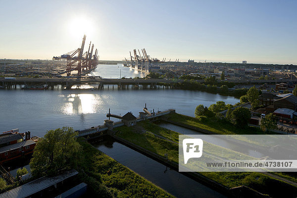 Walter Hofer Port with Rugenberger Lock  Hamburg  Germany  Europe