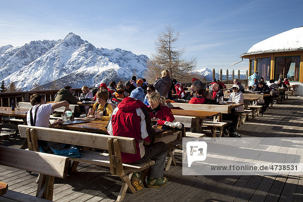 Helmrestaurant 2060m  Helm  Vierschach  Sextental  Naturpark Sextener Dolomiten  Südtirol  Italien  Europa