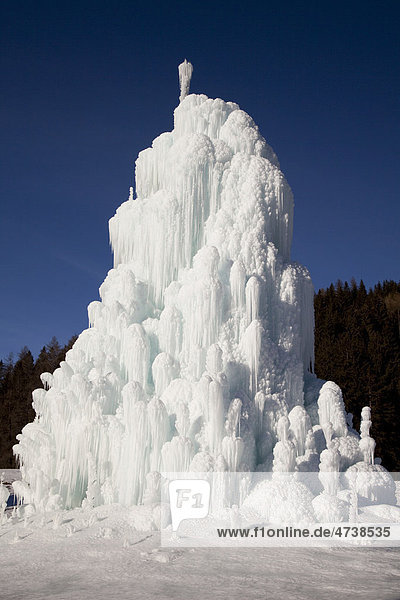 Skulptur aus Eis  Toblach  Pustertal  Südtirol  Italien  Europa