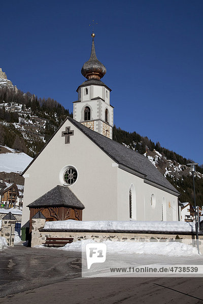 Kirche  Kolfuschg  Colfosco  Gadertal  Badia Abtei  Dolomiten  Südtirol  Italien  Europa