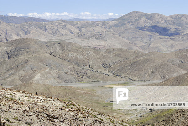 Berglandschaft  Hochebene  Tra La Pass  Friendship Highway zwischen Shigatse und Lhatse  Tibet  China  Asien