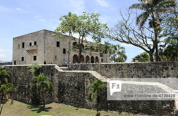 Palastanlage Alc·zar de ColÛn am Plaza de Hispanidad  Santo Domingo  Dominikanische Republik  Karibik