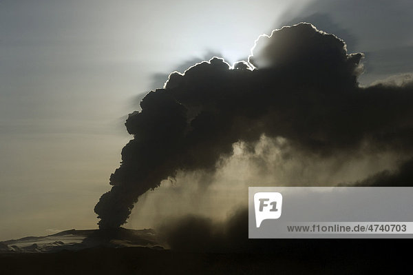 Eyjafjallajoekull volcano  ash cloud  Landeyjar  Iceland  Europe