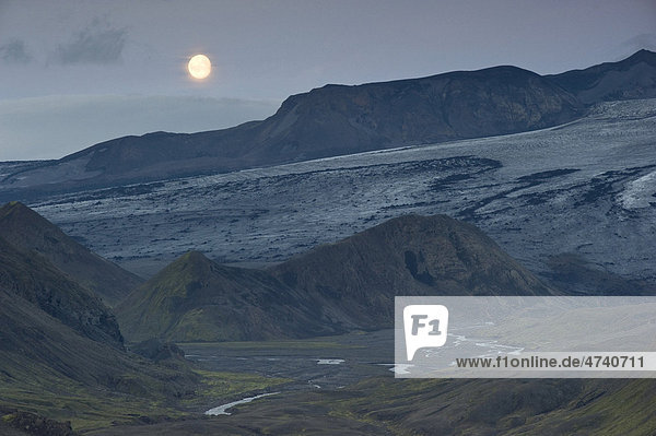 Moon rising over the Myrdalsjoekull glacier  Laugavegur hiking trail  Emstrur  Highlands of Iceland  Iceland  Europe