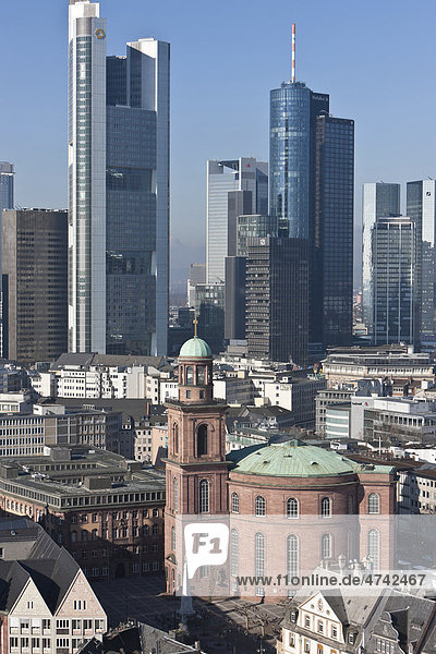 Blick auf Frankfurt  Paulskirche  hinten die Commerzbank und die Hessische Landdesbank  Frankfurt am Main  Hessen  Deutschland  Europa