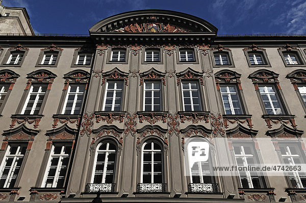Fassade vom Preysing Palais  erbaut 1723 - 29  Residenzstraße 27  München  Bayern  Deutschland  Europa