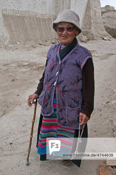 Old woman  kingdom of Guge  Western Tibet  Tibet  Asia