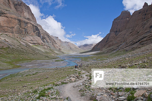 Kailash Kora pilgrimage trail  Western Tibet  Tibet  Asia