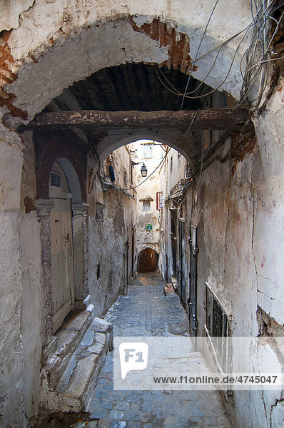 Kleine Gasse in der Kasbah  Unesco Weltkulturerbe  Altstadt von Algier  Algerien  Afrika