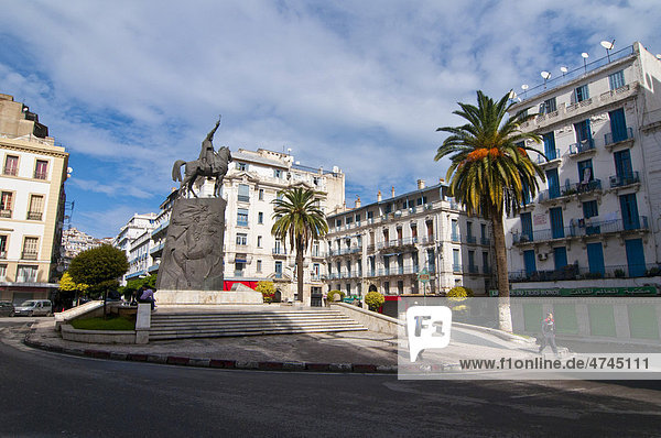 Platz und Statue von Abdel Kader in Algier  Algerien  Afrika