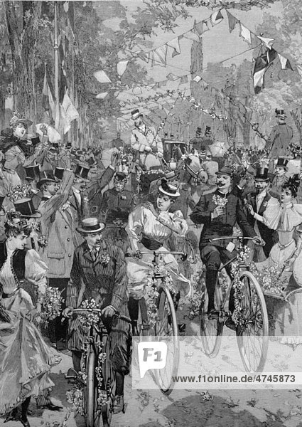 Die Akazienallee in Bois de Boulogne während des Blumenfestes  bei Paris  Frankreich  historisches Bild ca. 1893