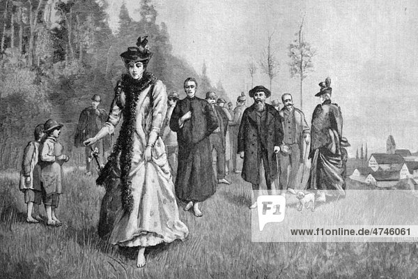 Kneippkur  Barfußgehen im feuchten Gras in Wörishofen  Bayern  Deutschland  historisches Bild ca. 1893