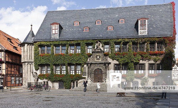 Altes Rathaus in der Altstadt von Quedlinburg  Unesco-Weltkulturerbe  Sachsen-Anhalt  Deutschland  Europa