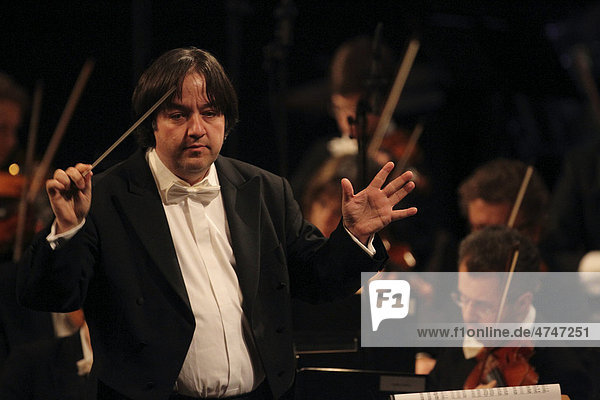 Stefan Blunier  Chefdirigent des Beethoven-Orchesters Bonn  Koblenz  Rheinland-Pfalz  Deutschland  Europa