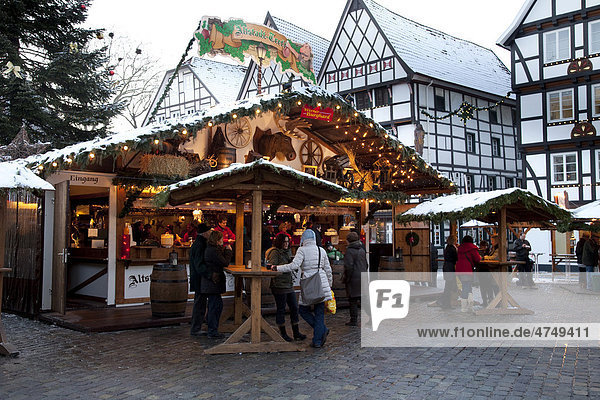 Christmas market at the market square  Soest  Sauerland  North Rhine-Westphalia  Germany  Europe