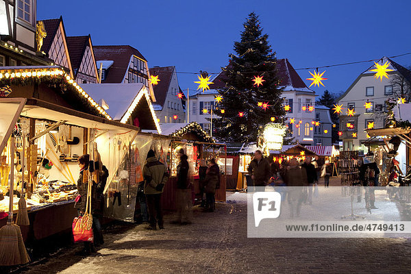 Weihnachtsmarkt am Markt  Soest  Sauerland  Nordrhein-Westfalen  Deutschland  Europa