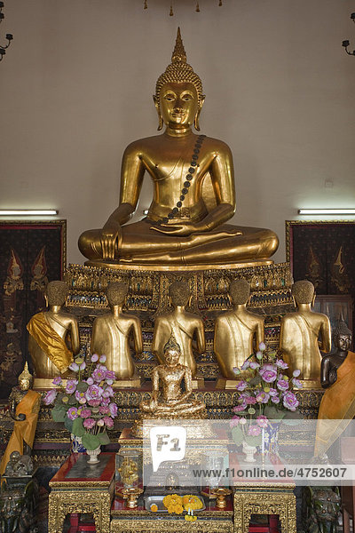 Buddha statues  Wat Po Temple  Bangkok  Thailand  Asia