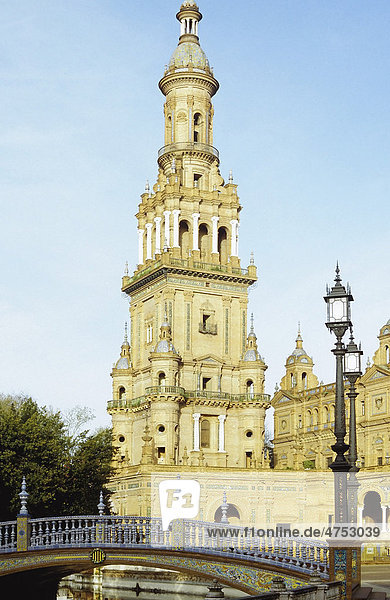 Nordturm  Torre Norte  an der Plaza EspaÒa  Sevilla  Andalusien  Spanien  Europa