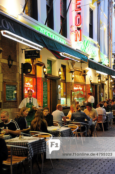 Restaurant Chez Leon in the evening  Rue des Bouchers  Beenhouwersstraat  city centre  Brussels  Belgium  Benelux