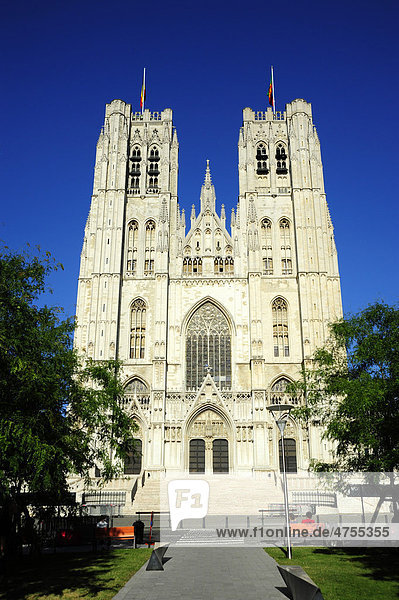 Kathedrale im Stil der Gotik  Cathedrale St-Michel  St. Michiels-Kathedraal  Place St. Gudule  Innenstadt  Brüssel  Belgien  Benelux  Europa