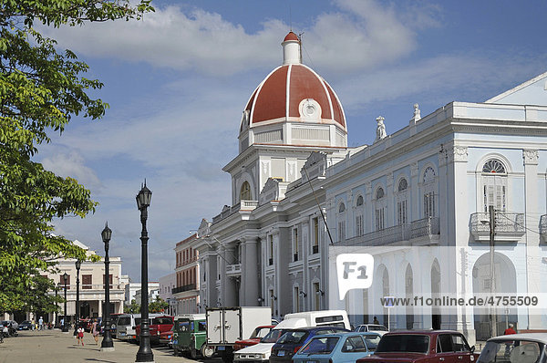 Museo Historico Provincial im Parque Jose Marti Altstadt Cienfuegos Kuba Karibik Mittelamerika