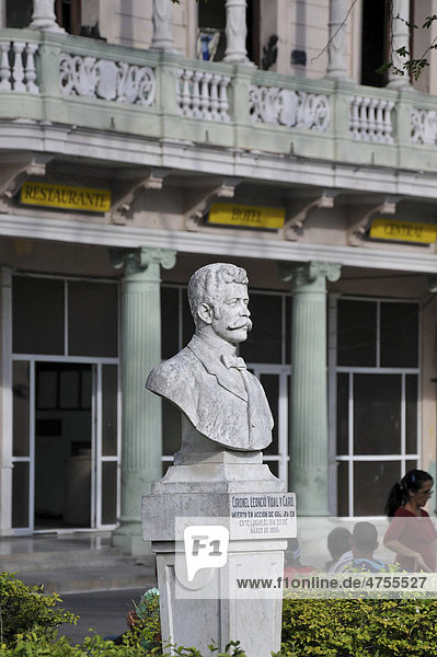 Bust in Park Vidal old town of Santa Clara Cuba Caribbean Central America