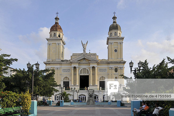 Cathedral of Santiago de Cuba  Parque Cespedes  old town  Santiago de Cuba  Cuba  Caribbean  Central America