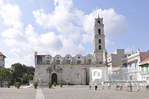 Basilica de San Francisco  Plaza San Francisco de Asis  Altstadt  Havanna  Kuba  Karibik  Mittelamerika