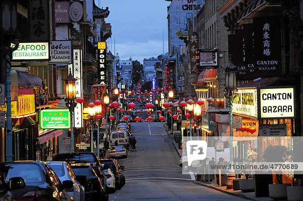 Chinatown am Abend  San Francisco  Kalifornien  USA  Nordamerika