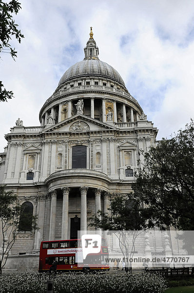 Detail Außenansicht St Paul's Cathedral London England Großbritannien Europa