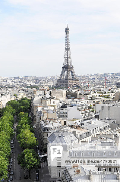 Stadtansicht  Eiffelturm  Aussicht vom Arc de Triomphe  Paris  Frankreich  Europa