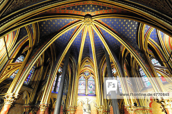Cainte-Chapelle  Hochgotik  Teilinnenansicht Unterkapelle  Paris  Frankreich  Europa