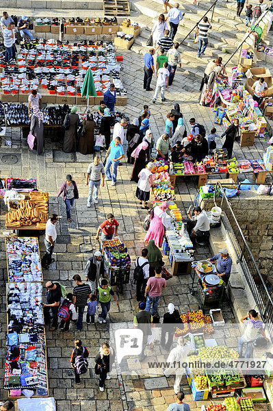 Händler vor dem Damaskustor  Altstadt  Ostjerusalem  Jerusalem  Israel  Naher Osten  Vorderasien