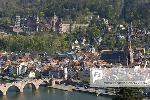 Stadtansicht vom Philosophenweg herab  Heidelberg  Neckar  Kurpfalz  Baden-Württemberg  Deutschland  Europa