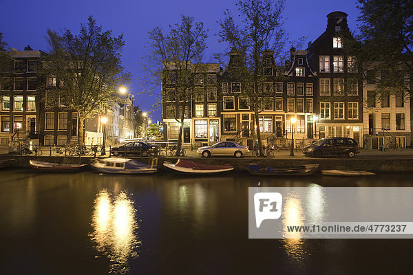 Leidsegracht canal at night  Amsterdam  Holland  Netherlands  Europe