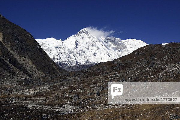 Die Südwand des Cho Oyu 8188 m  von Gokyo aus  Khumbu  Sagarmatha-Nationalpark  Nepal  Asien