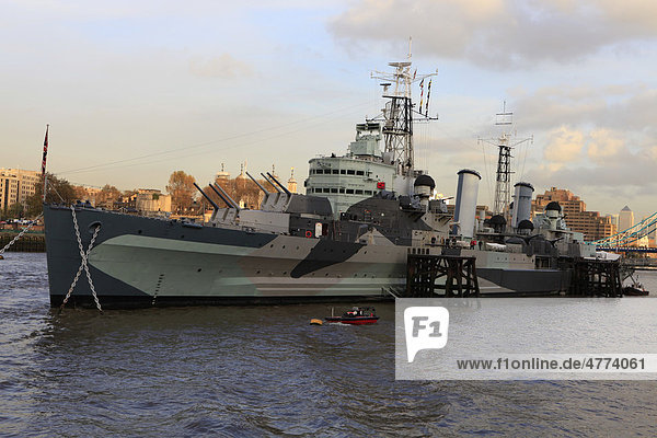 HMS Belfast  Leichter Kreuzer der Royal Navy  Themse  London  England  Vereinigtes Königreich  Europa