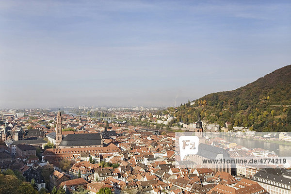 Aussicht vom Heidelberger Schloss auf die Altstadt von Heidelberg  Baden-Württemberg  Deutschland  Europa