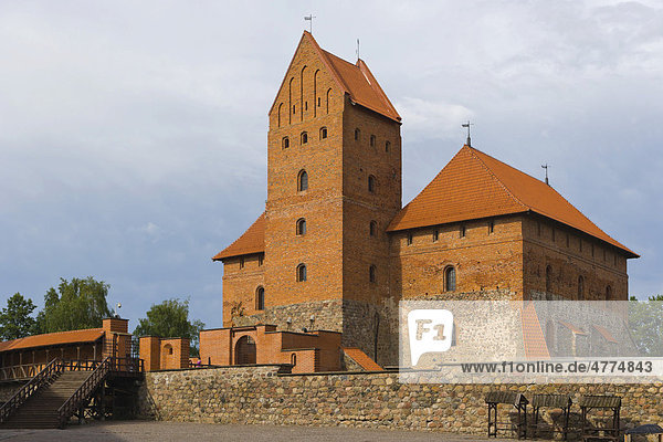 Traku Salos Pilis oder Burg Trakai  Insel im Galvesee  Trakai  Oberlitauen  Litauen  Europa