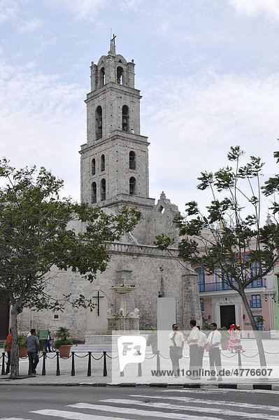 Basilica de San Francisco am Plaza San Francisco de Asis  Havanna  Altstadt  Kuba  Karibik  Mittelamerika
